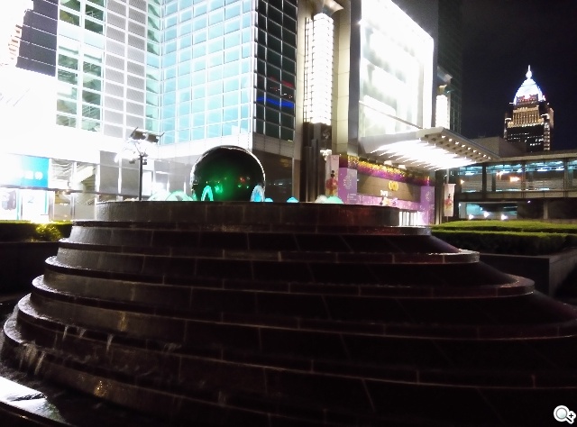 5.55吋超薄體驗 八核芭樂智慧手機bara 1