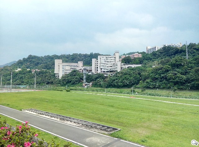 5.55吋超薄體驗 八核芭樂智慧手機bara 1