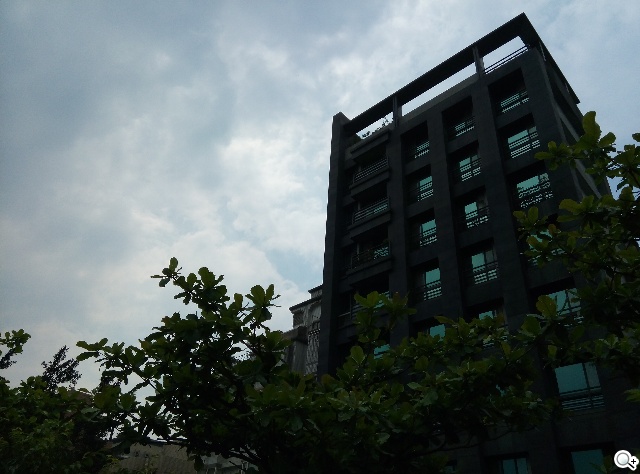 5.55吋超薄體驗 八核芭樂智慧手機bara 1