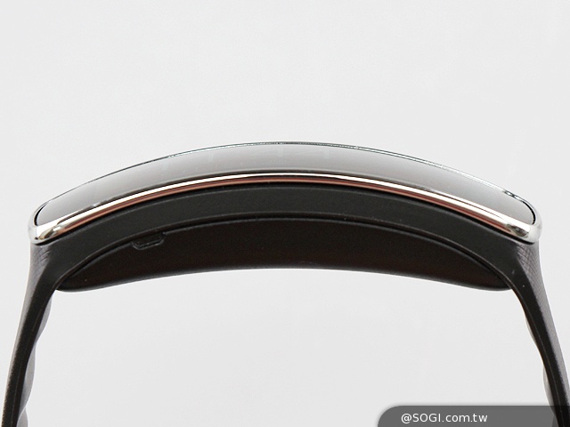 SAMSUNG Gear Fit智慧手錶 生活、運動好幫手