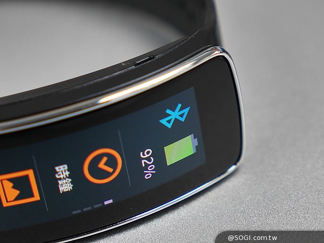 SAMSUNG Gear Fit智慧手錶 生活、運動好幫手