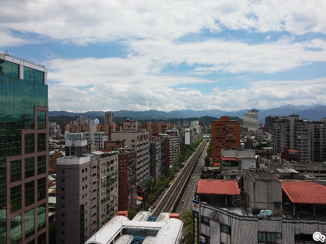 4.7吋LG G2 mini 輕巧版G2 具完善UX功能