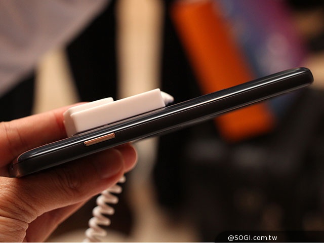 5吋HTC Desire 516/316 高通QRD大會展出