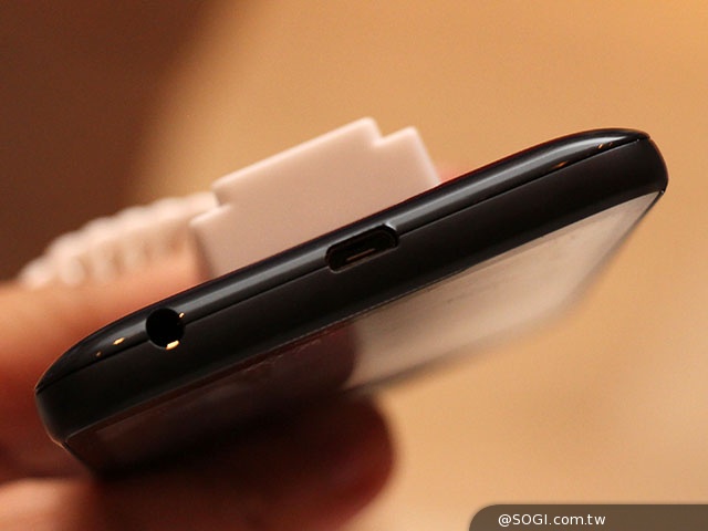 5吋HTC Desire 516/316 高通QRD大會展出