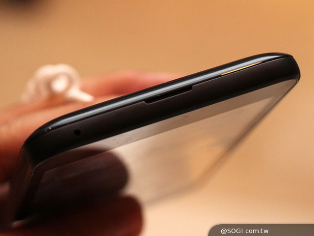 5吋HTC Desire 516/316 高通QRD大會展出