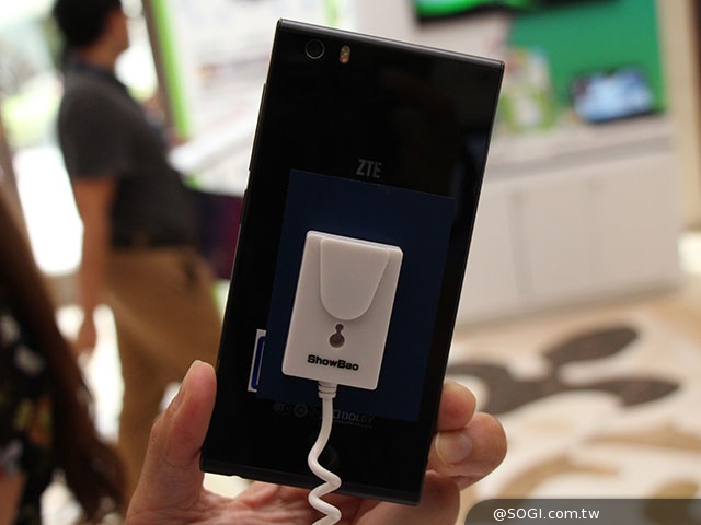 薄型5吋4G手機ZTE Star1 星星1號實機體驗