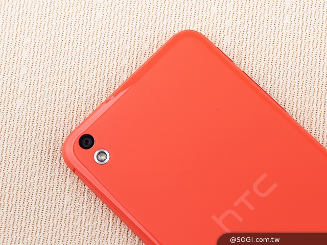 5.5吋平價4G智慧機 HTC Desire 816靚色出擊