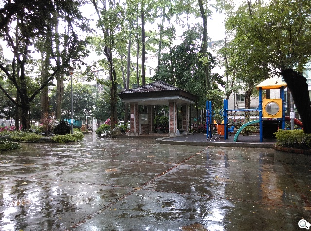 5.5吋平價4G智慧機 HTC Desire 816靚色出擊