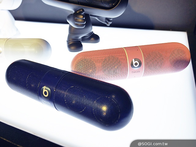 Beats Pill XL藍牙音響6月推出 限量鈦銀無線耳機動手玩 Beats Pill XL藍牙音響6月推出 限量鈦銀無線耳機動手玩