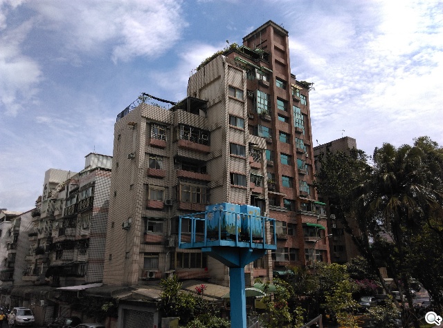 5.5吋平價4G智慧機 HTC Desire 816靚色出擊