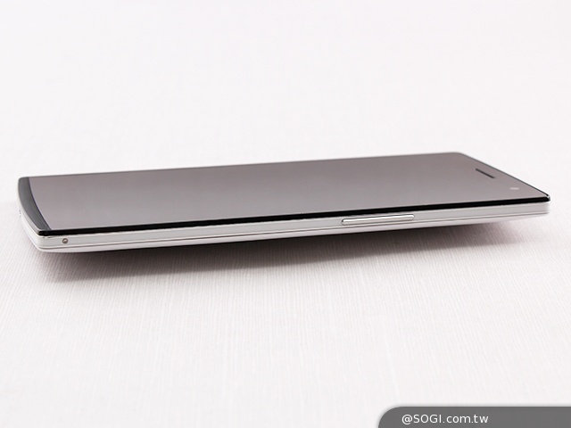 5.5吋OPPO Find 7a輕裝4G旗艦 充電超迅速