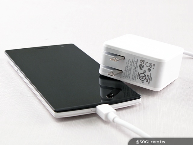 5.5吋OPPO Find 7a輕裝4G旗艦 充電超迅速