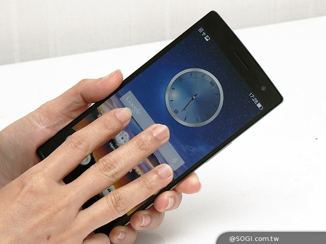 5.5吋OPPO Find 7a輕裝4G旗艦 充電超迅速