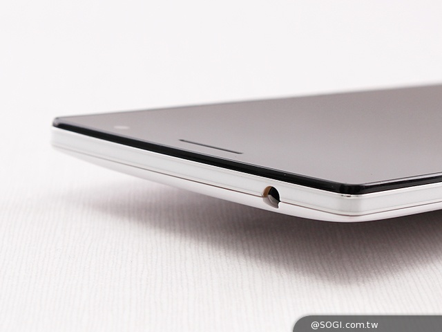 5.5吋OPPO Find 7a輕裝4G旗艦 充電超迅速