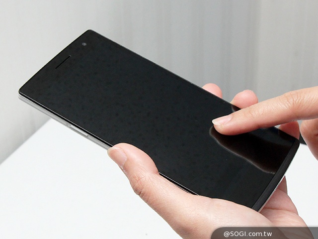 5.5吋OPPO Find 7a輕裝4G旗艦 充電超迅速