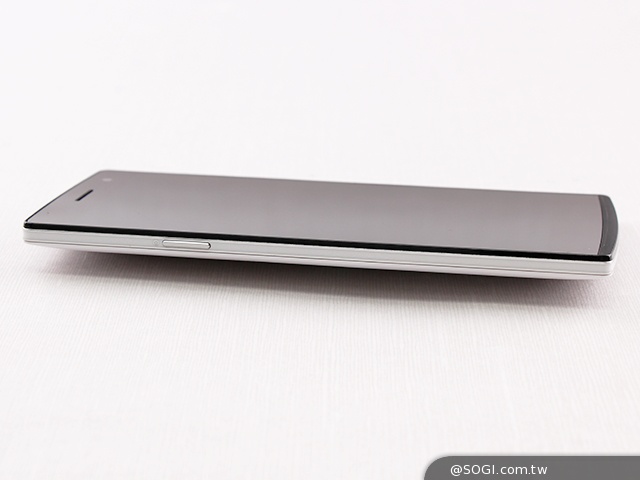 5.5吋OPPO Find 7a輕裝4G旗艦 充電超迅速