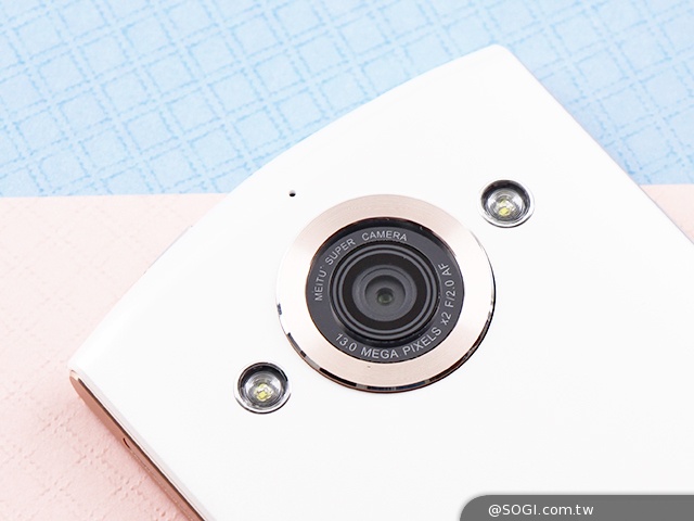 美圖手機Meitu 2雙13MP美顏相機 自拍、錄影皆動人