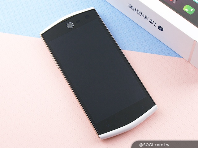 美圖手機Meitu 2雙13MP美顏相機 自拍、錄影皆動人