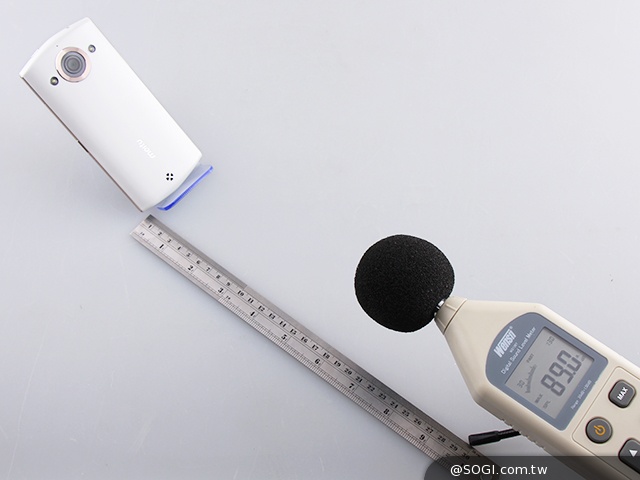 美圖手機Meitu 2雙13MP美顏相機 自拍、錄影皆動人