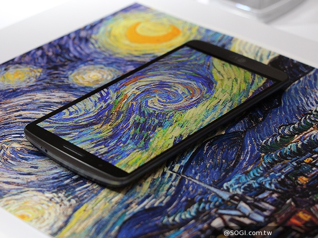 LG G3旗艦美型手機 5.5吋2K螢幕外觀、效能初體驗