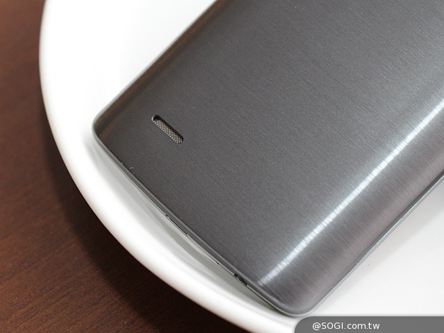 LG G3旗艦美型手機 5.5吋2K螢幕外觀、效能初體驗