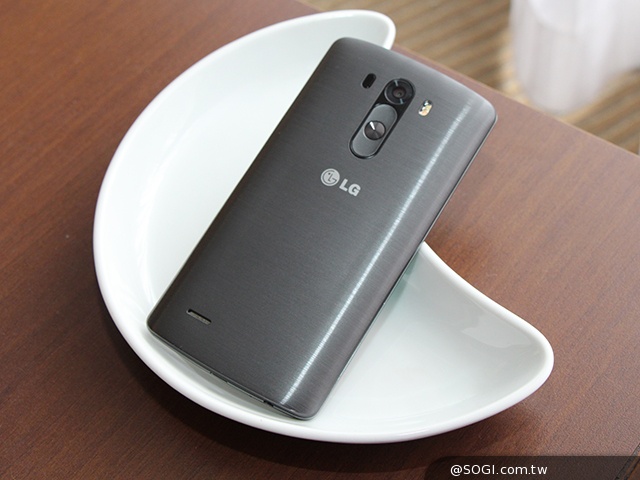LG G3旗艦美型手機 5.5吋2K螢幕外觀、效能初體驗