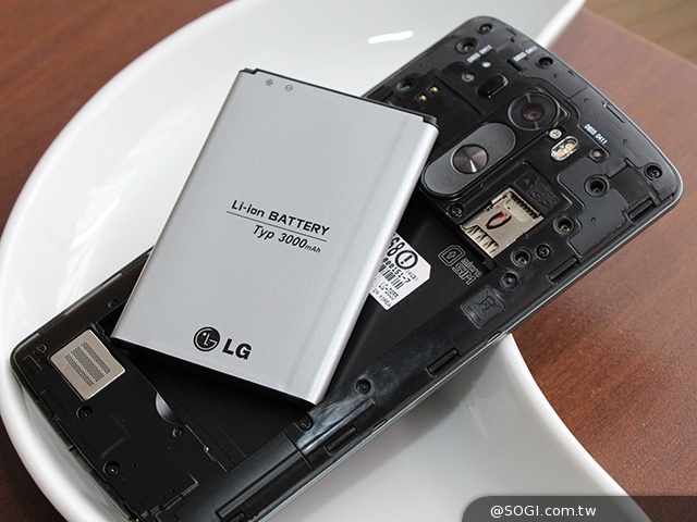 LG G3旗艦美型手機 5.5吋2K螢幕外觀、效能初體驗