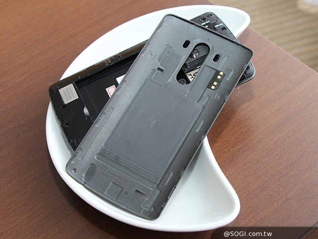 LG G3旗艦美型手機 5.5吋2K螢幕外觀、效能初體驗