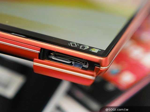 三面超窄邊！5.4吋LTE旗艦日機Sharp SH-04F