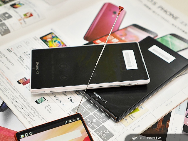 三面超窄邊！5.4吋LTE旗艦日機Sharp SH-04F