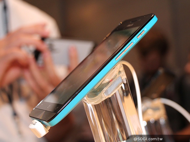 華碩推ZenFone 5 LTE版、4.5吋ZenFone 4【Computex 2014】 華碩推ZenFone 5 LTE版、4.5吋ZenFone 4【Computex 2014】