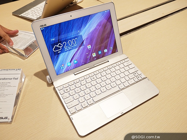華碩MeMO Pad 8 ME181C與變形平板TF103C上市 華碩MeMO Pad 8 ME181C與變形平板TF103C上市