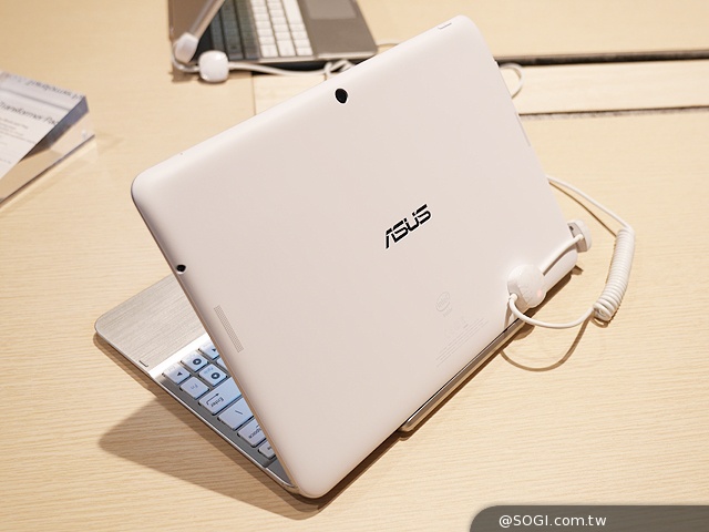 5段變形！華碩發表Transformer Book V等多款新品【Computex 2014】