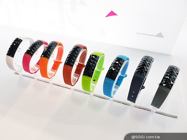 多彩智慧手環OAXIS「星21」預計7月登台【Computex 2014】