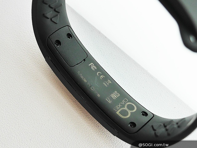 多彩智慧手環OAXIS「星21」預計7月登台【Computex 2014】