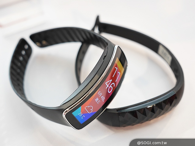 多彩智慧手環OAXIS「星21」預計7月登台【Computex 2014】