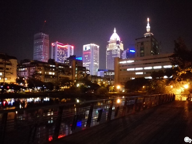 纖薄4G手機HUAWEI Ascend P7 廣角自拍超實用