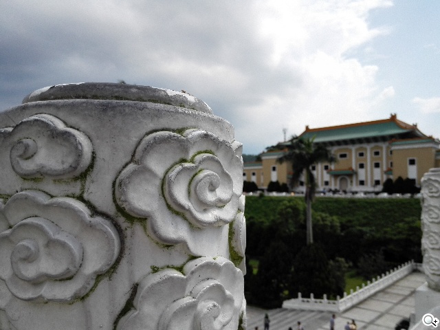 纖薄4G手機HUAWEI Ascend P7 廣角自拍超實用