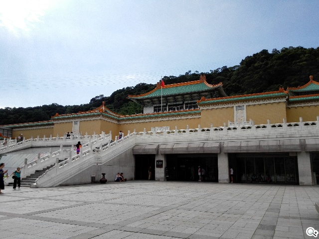 纖薄4G手機HUAWEI Ascend P7 廣角自拍超實用