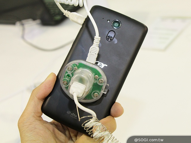 5吋安卓智慧機Acer Liquid E700、Liquid E600【Computex 2014】