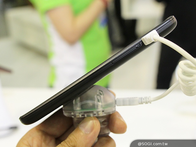 5吋安卓智慧機Acer Liquid E700、Liquid E600【Computex 2014】