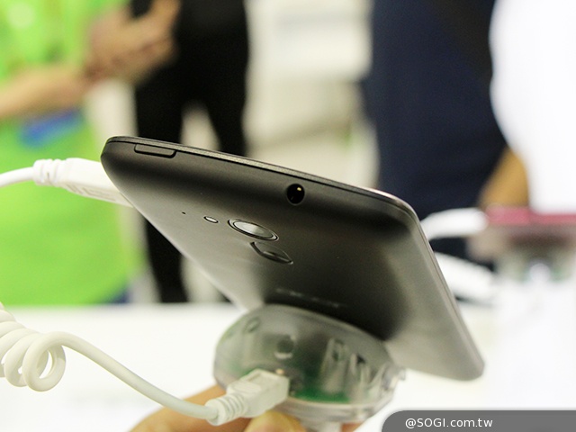 5吋安卓智慧機Acer Liquid E700、Liquid E600【Computex 2014】