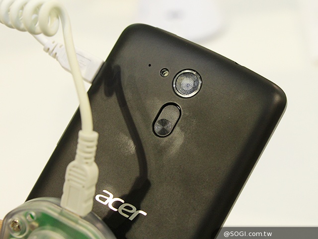 5吋安卓智慧機Acer Liquid E700、Liquid E600【Computex 2014】