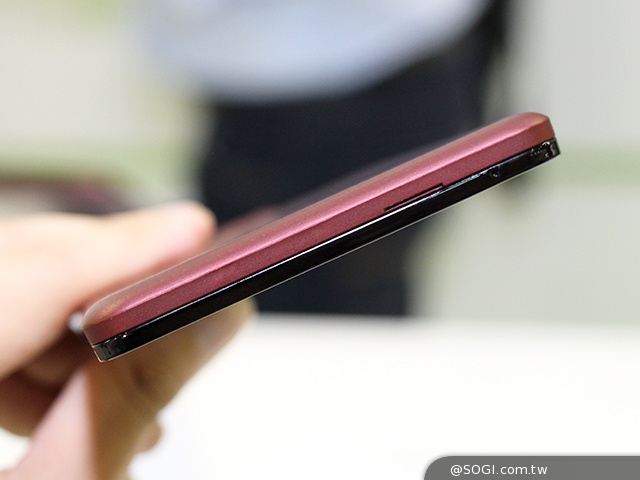 4G八核手機Acer Liquid X1動手玩【Computex 2014】