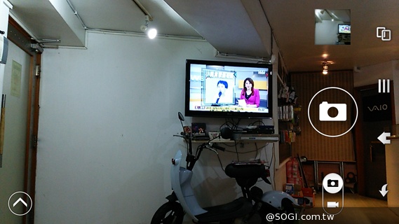 三面超窄邊！5.4吋LTE旗艦日機Sharp SH-04F