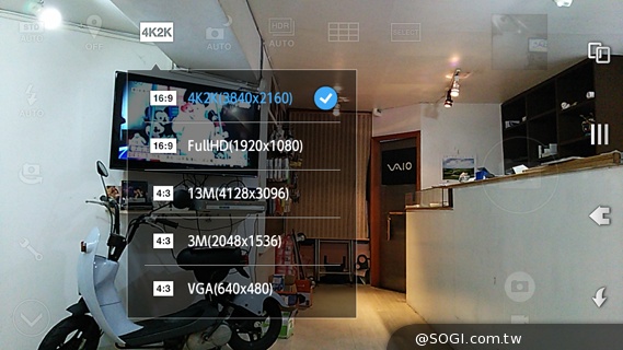 三面超窄邊！5.4吋LTE旗艦日機Sharp SH-04F