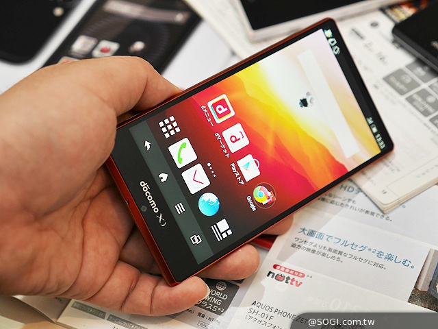 三面超窄邊！5.4吋LTE旗艦日機Sharp SH-04F