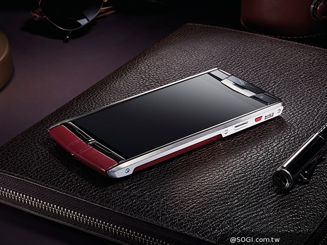 規格大爆發 4G奢華手機Vertu Signature Touch發表