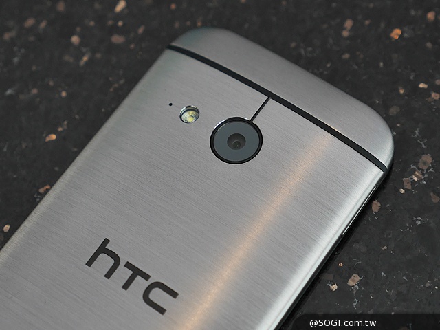 HTC One mini 2、蜜桃紅Desire 816連袂登台
