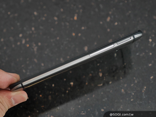 HTC One mini 2、蜜桃紅Desire 816連袂登台